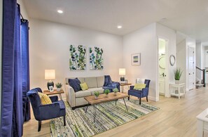 Living Room | Smart TV | Sleeper Sofa | Air Conditioning