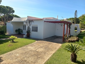 Entrada, com lugar de garagem