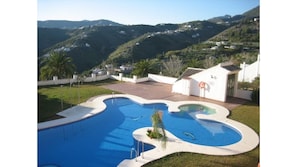 Communal pool, which is clean and very well maintained 