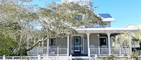 WELCOME TO STARRY NIGHT IN SEASIDE, FLORIDA!