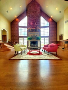 Majestic Mountain Valley Private Mansion - 200 Acre Farm, Chelsea Sun Inn 