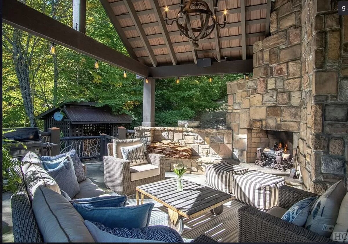 STUNNING Island Life in the Middle of Lake Glenville