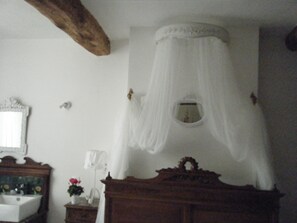 Bedroom - ciel de lit (bed canopy), gorgeous antiques & air conditioning