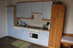 Ferienwohnung "Waldblick"(60 qm) mit zwei Schlafzimmern-Küche