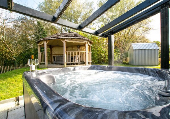 Bain à remous extérieur