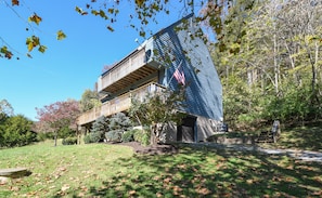 Canoe River sits up on a hill with beautiful river views
