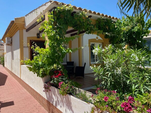 External view of the building. Casa Montana has airco and good heating system.