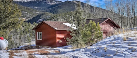 Divide Vacation Rental | 1BR | 1BA | 800 Sq Ft | Private Cabin | 1 Story