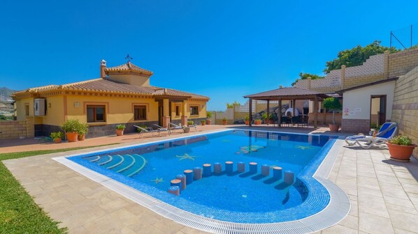 Villa Anabel Nerja by Ruralidays