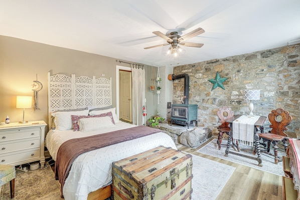 Lambertville Vacation Rental | 1BR | 1BA | 800 Sq Ft | 1st Floor Apartment