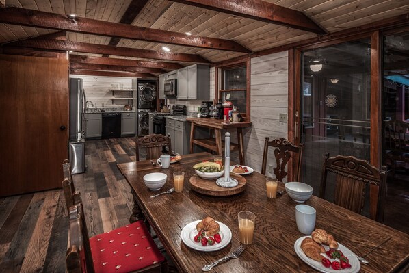 Kitchen and Dining Area (1)