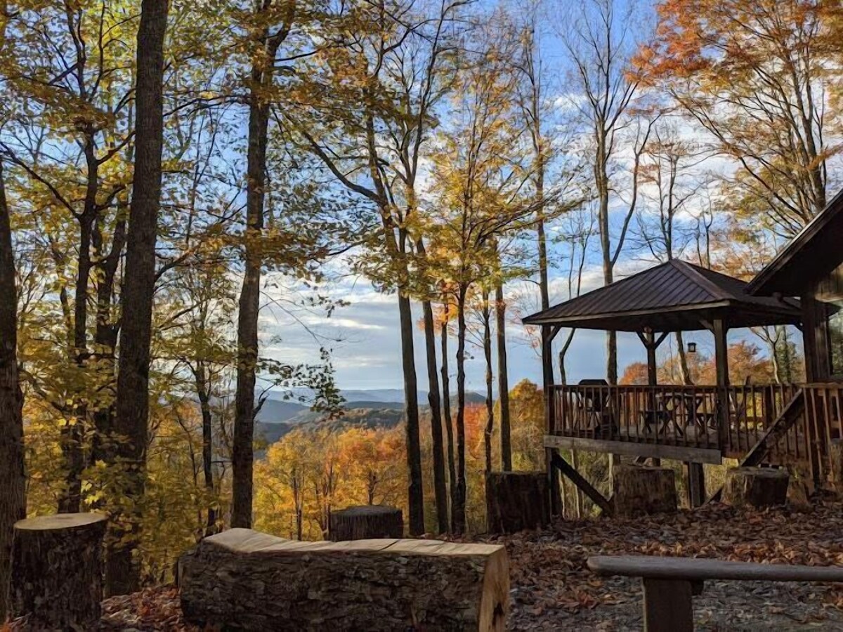 This cabin is a 2 bedroom(s), 2 bathrooms, located in Mars Hill, NC.