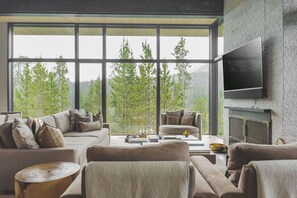 Lakeview Chalet 7 Treeline