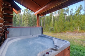 Rosebud 2, Hot Tub, 2