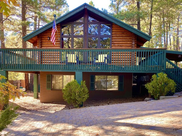 East Oak Cabin is a beautiful A frame full log construction built in 1982