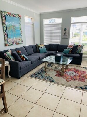 Living Room (2)