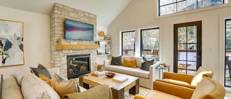 Crested Butte Vacation Rental | 3BR | 3BA | 1,600 Sq Ft | 2 Stories