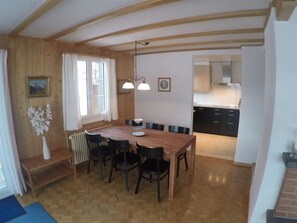 Tabelle, Möbel, Gebäude, Fenster, Holz, Vorhang, Fussboden, Haus, Flooring, Hartholz