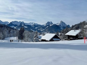Schnee, Himmel, Winter, Baum, Bergforms, Berg, Gebirge, Glazialmorphologie, Bergstation, Geologisches Phänomen