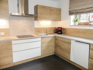 Comptoir, Cabinetry, Evier, Propriété, Meubles, Bâtiment, Évier, Appareil De Cuisine, Cuisine, Cuisinière