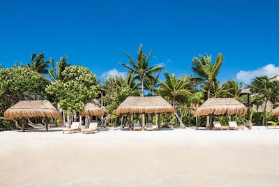 Beachfront jungle villa breakfast included