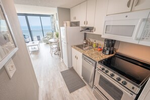 Large Kitchen area with Full Sized Appliances