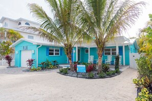 Vibrant and beautiful is the best way to describe Salty C Cottage