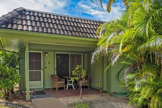 Comfortable & Spacious North Shore Home - AC in Both Bedrooms!