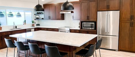 Huge Kitchen + Open Concept + Quartz Countertops