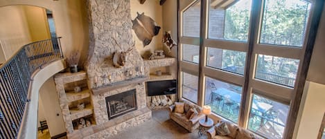 The Elk Lodge-- spacious living room area