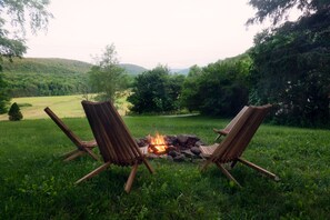 Fire pit in yard.