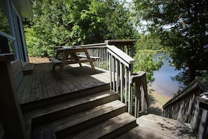 Lakeview Cottage Outside