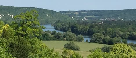 La vue depuis la maison vers Vétheuil