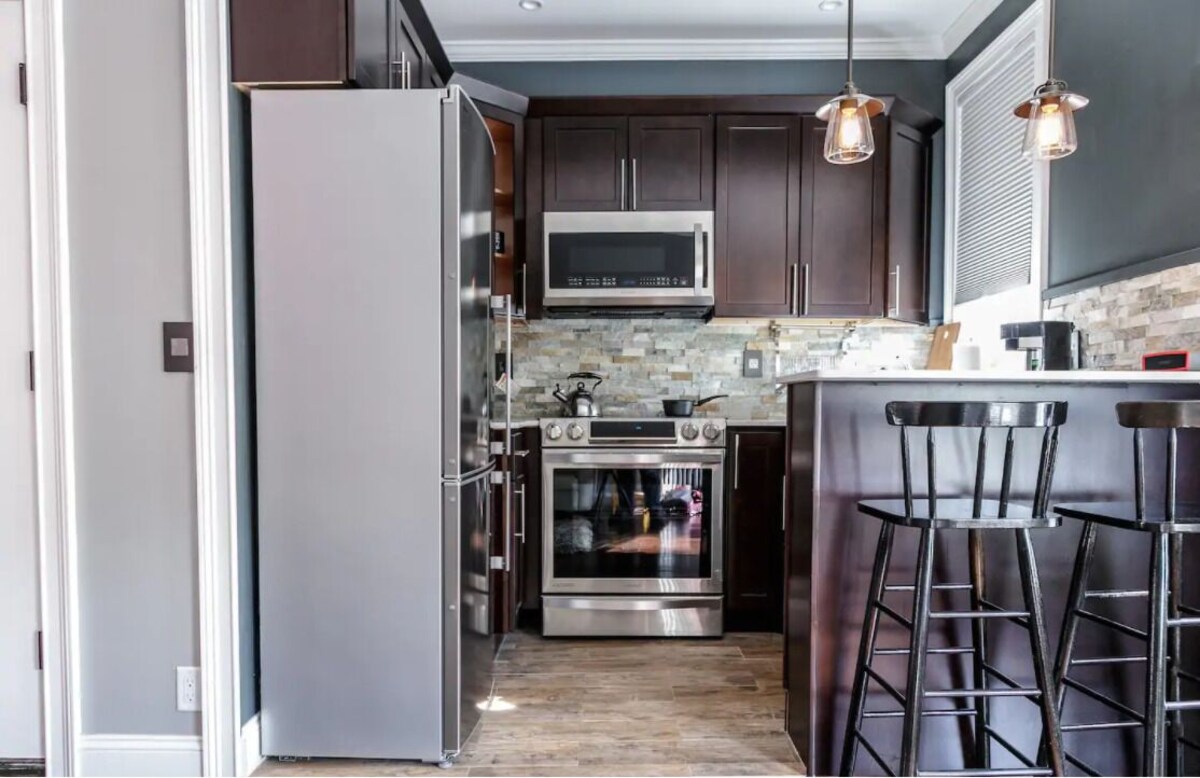Luxe 1-Bedroom Flat Near Manhattan