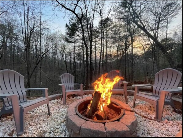 Enjoy the Sunset and gaze the stars with family and friends at the fire #cabin