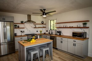 Amazing, fully equipped kitchen for all of your cooking needs.