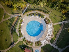 Complex pool 
