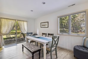,Dining Area,