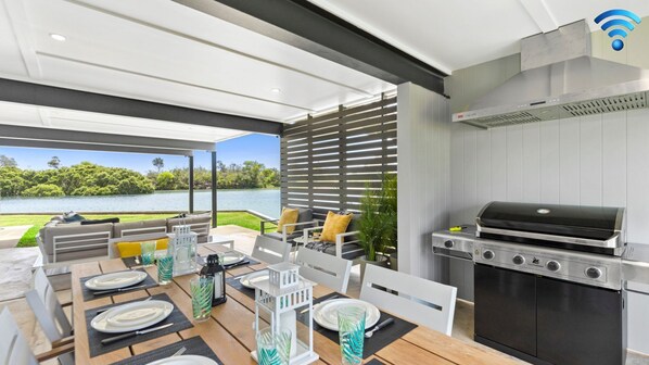 Watersedge | BBQ | Outdoor entertaining