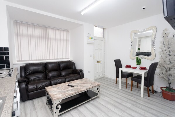 Living Room / Lounge