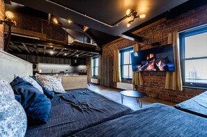 Living Room / Lounge