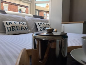 Ground floor double room with shared bathroom
