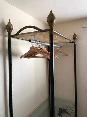 Kingsize double clothes rail