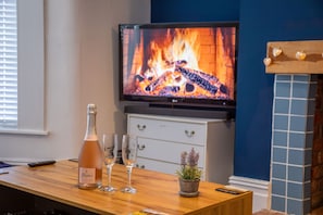 Living Room / Lounge