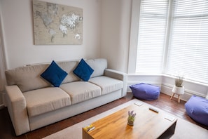 Living Room / Lounge
