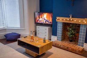 Living Room / Lounge