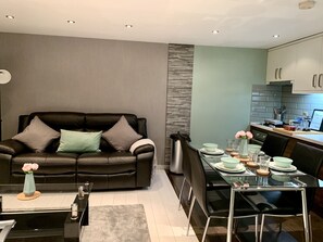 Dining / Lounge Area