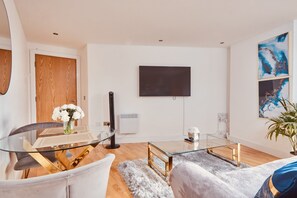 Living Room / Lounge