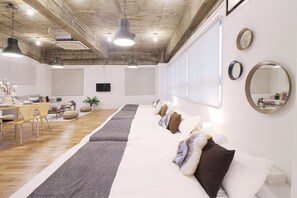 4 queen size beds