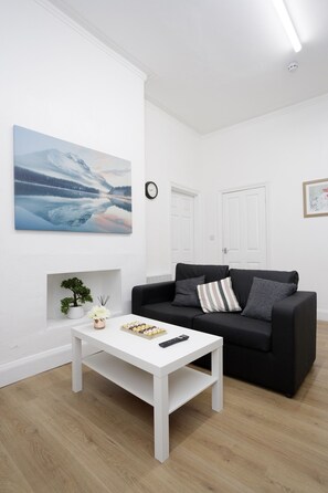 Living Room / Lounge